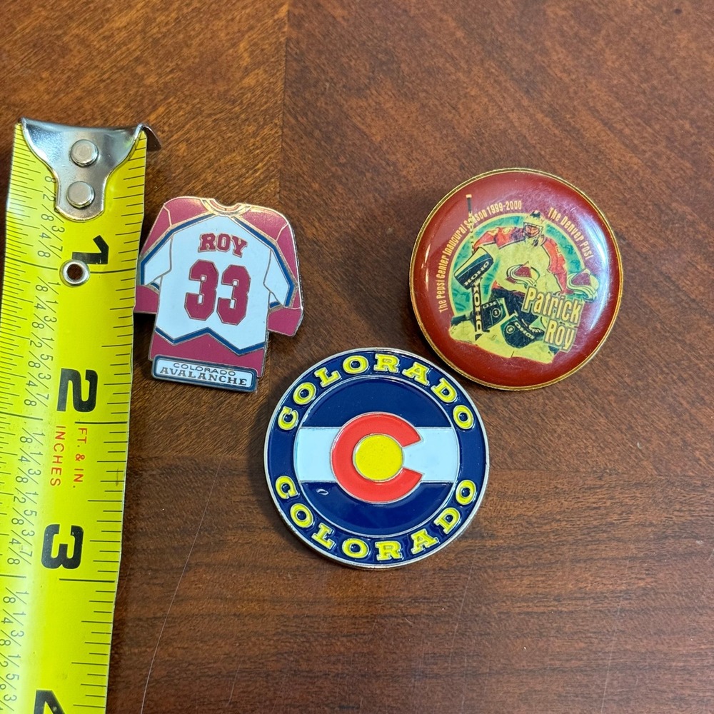 Vtg Patrick Roy‎ Colorado Avalanche Jersey Pin Set 1999 2000 Pepsi Center Flag - Picture 10 of 10